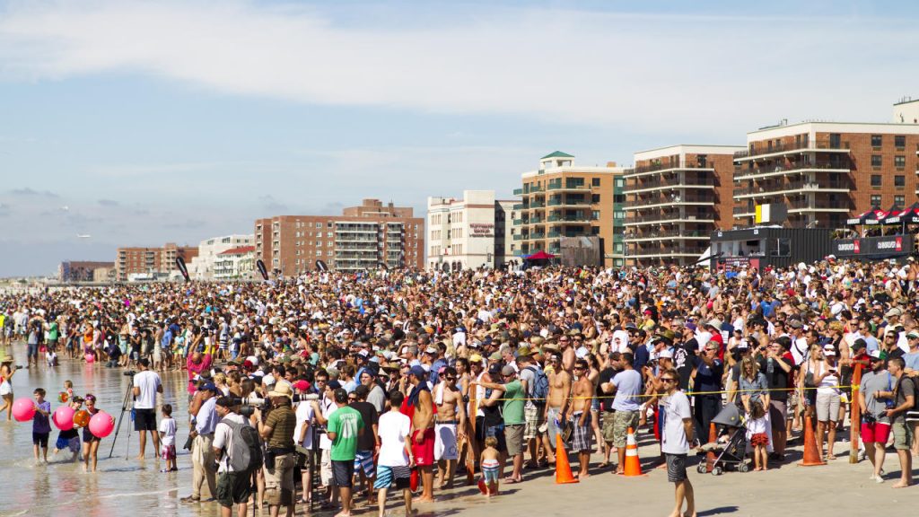 Em 2011, uma verdadeira multidão acompanhou a etapa válida pelo Championship Tour.