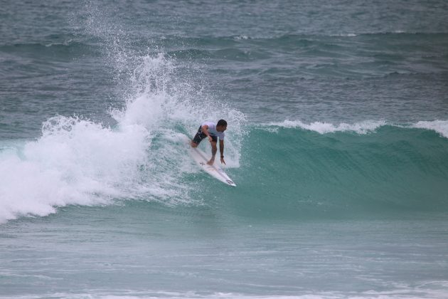 Alan Jhones, Praia do Forte, Cabo Frio (RJ). Foto: @surfetv / @carlosmatiasrj.