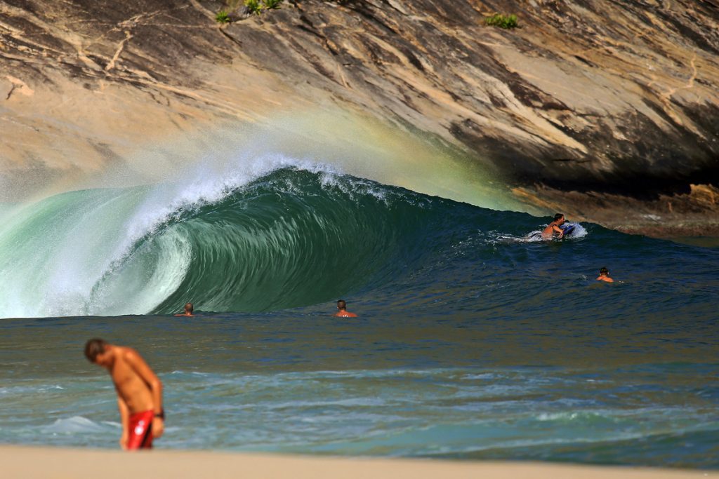 Itacoatiara promete ondas pesadas nesta semana em Niterói.