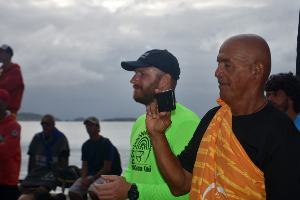 Bicampeão mundial de longboard, Phil Rajzman tem fortes raízes com a comunidade havaiana.