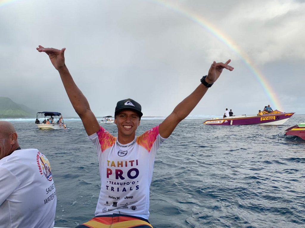 Kauli Vaast repete o feito de 2019 e vence a triagem do Tahiti Pro. Foto de arquivo.