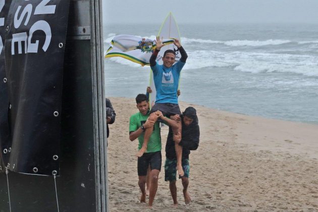 Caio Costa, Hang Loose Surf Attack 2019, Praia do Tombo, Guarujá (SP). Foto: Munir El Hage.