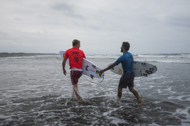 Kolohe Andino e Filipe Toledo, ISA World Surfing Games 2019, Miyazaki, Japão. Foto: ISA / Ben Reed.