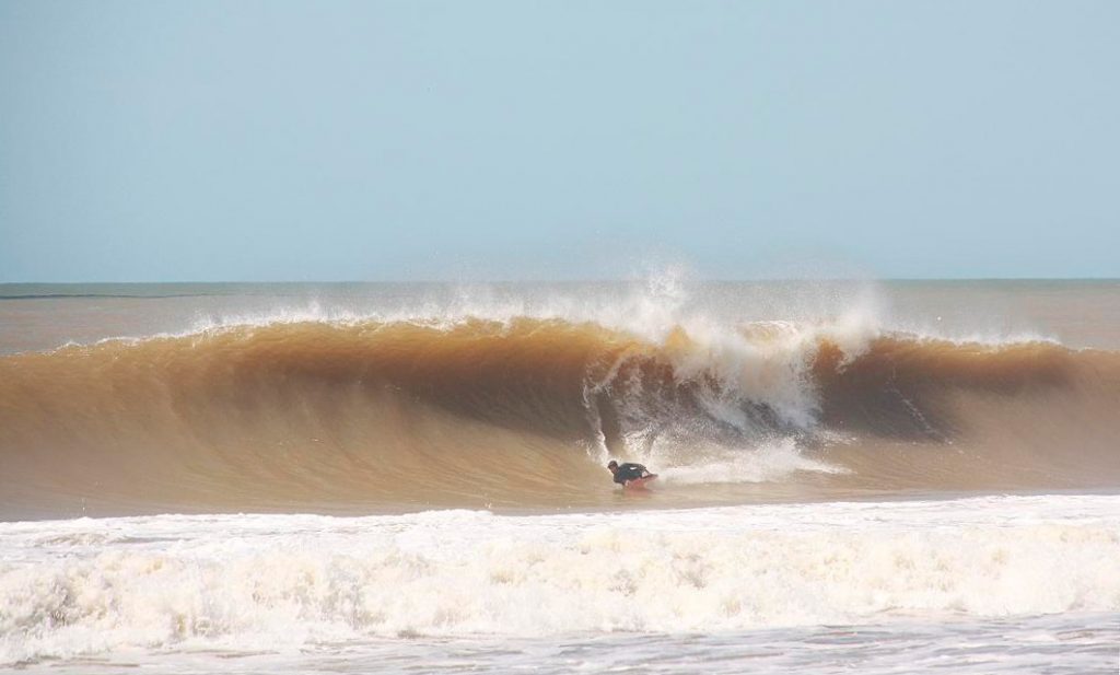 Praia da Povoação quer se firmar no cenário nacional do bodyboarding.