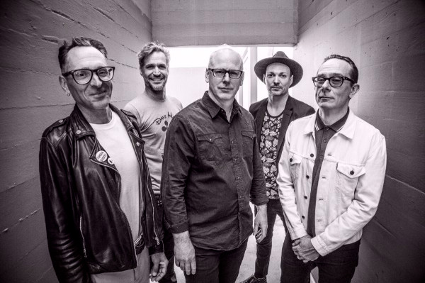 Bad Religion apresenta turnê mundial do disco Age of Unreason.