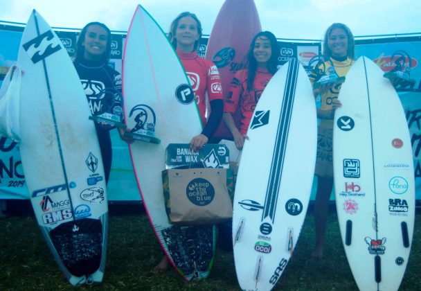Pódio Feminino Open, Surf Talentos 2019, praia Mole, Florianópolis (SC). Foto: Basilio Ruy/P.P07.