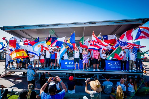 Cerimônia de abertura, Vissla ISA World Junior Championship, Huntington Beach, Califórnia (EUA). Foto: ISA / Sean Evans.