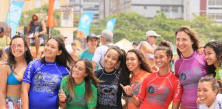 Mulheres reunidas em Santos