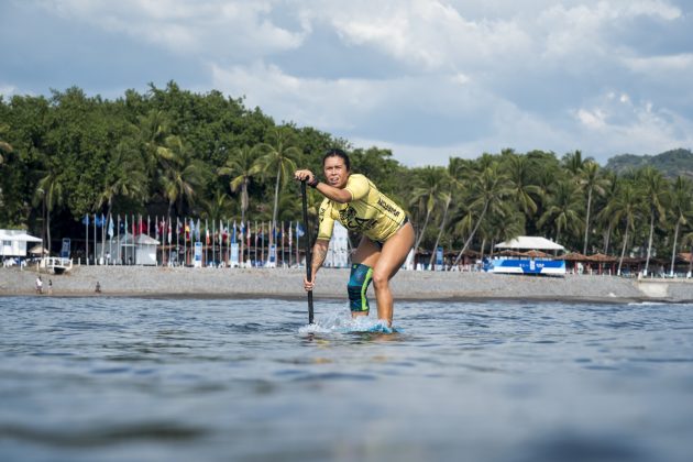 Aline Adisaka, ISA SUP & Paddleboard 2019, El Sunzal, El Salvador. Foto: ISA / Ben Reed.