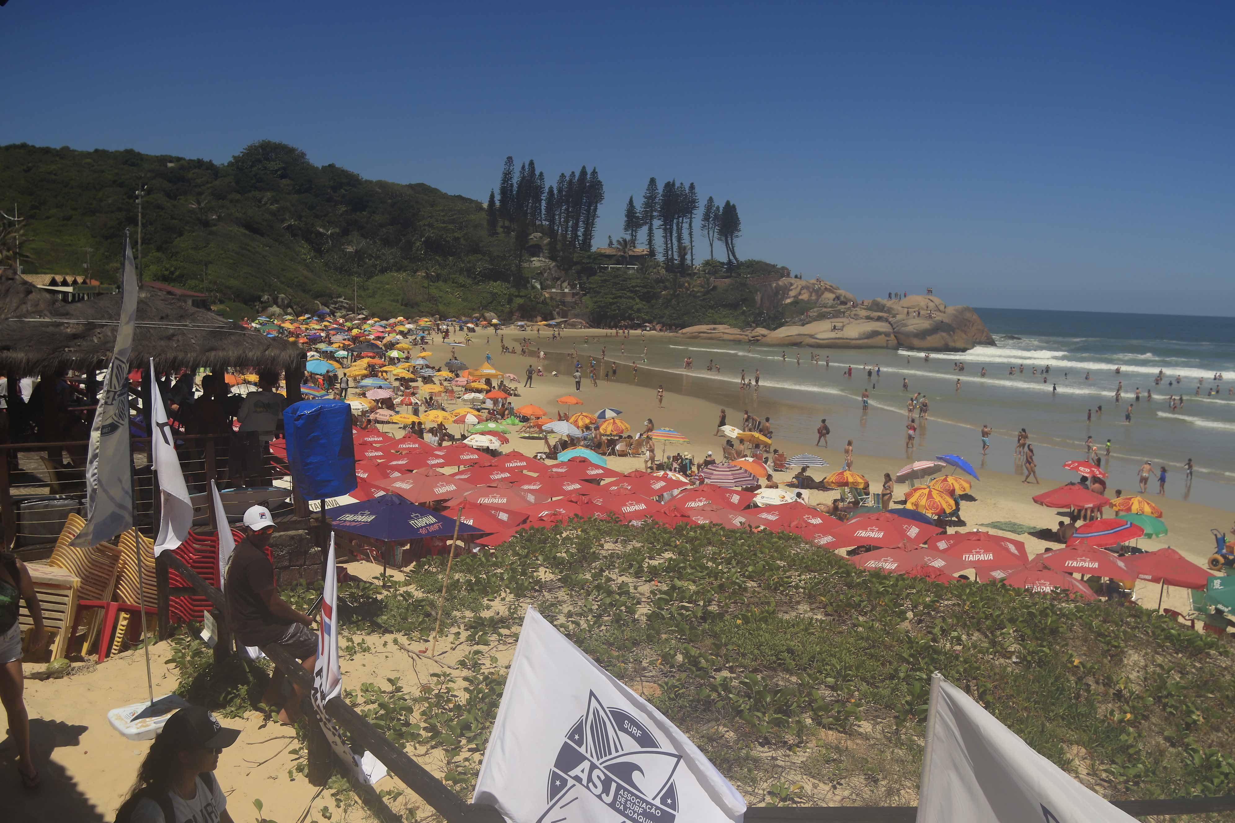 Prefeitura quer evitar aglomerações em praias como a Joaquina;