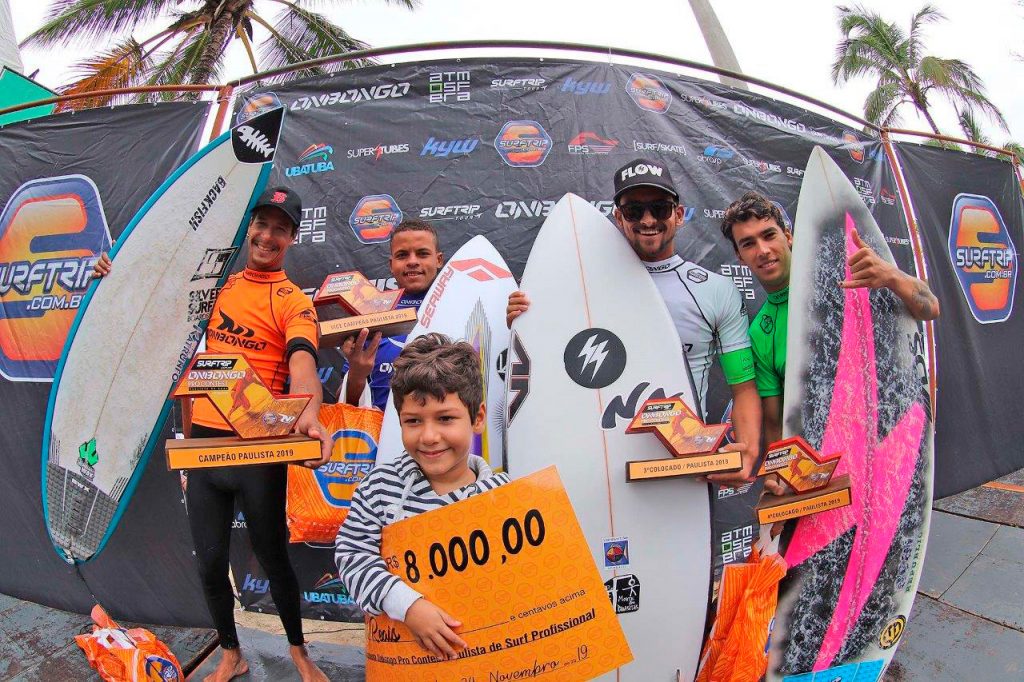 Pódio do Surf Trip apresenta Onbongo Pro Contest.