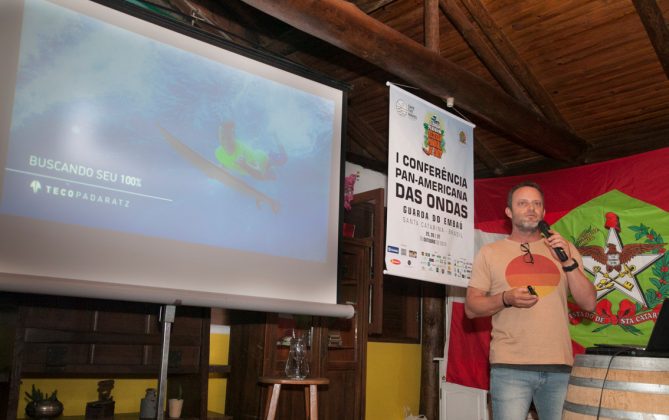 Celebração da Nona Reserva Mundial de Surf, Guarda do Embaú (SC). Foto: Plínio Bordin.