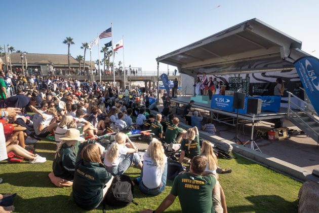 Cerimônia de premiação, Vissla World Junior Championship 2019, Huntington Beach, Califórnia (EUA). Foto: ISA / Sean Evans.
