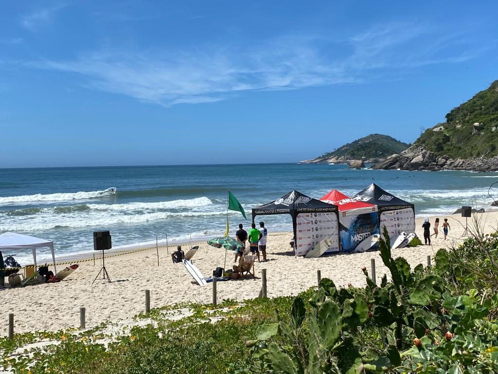 Tradicional Prainha Master reúne mais uma vez grandes nomes do surfe carioca.