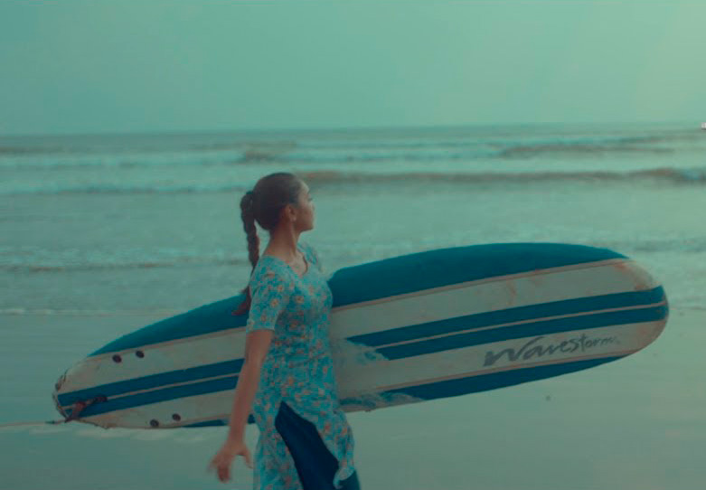 Longa é baseado na história de Nasima Akter, pioneira surfista de Bangladesh.