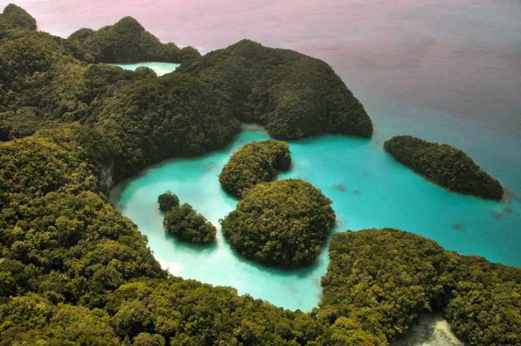 Turismo é a principal fonte de renda do arquipélago de Palau.