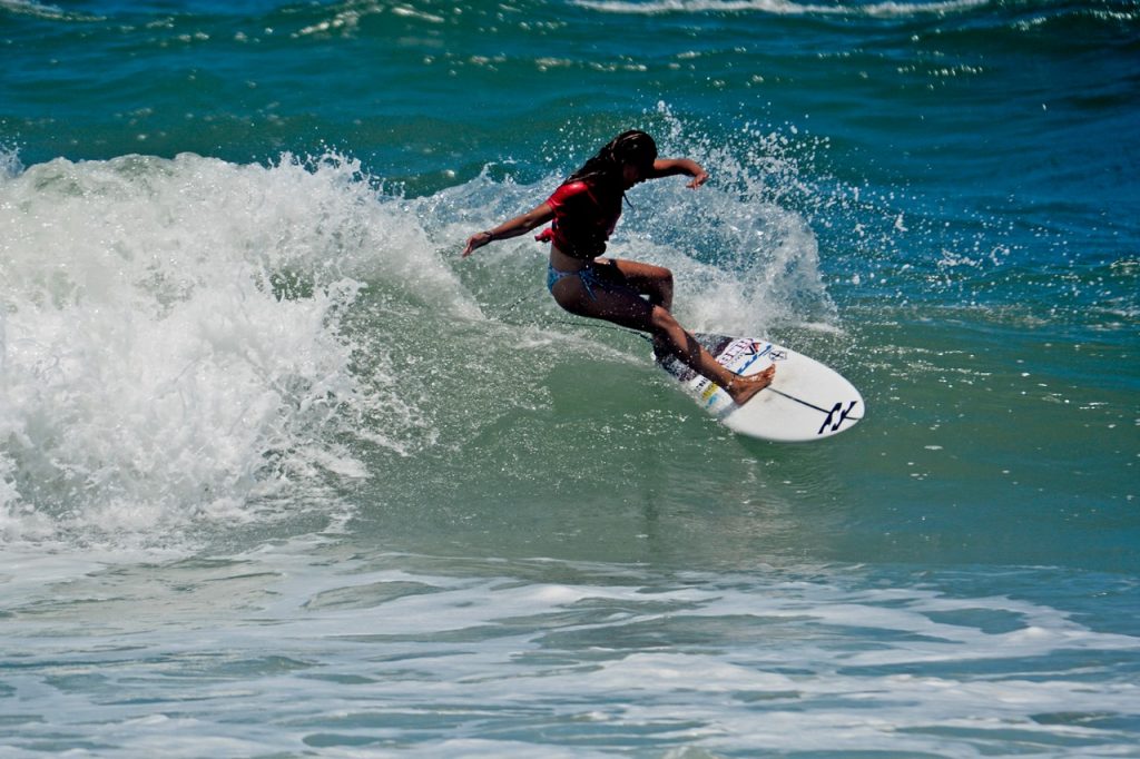Yasmin Dias é um dos destaques do surfe gaúcho.