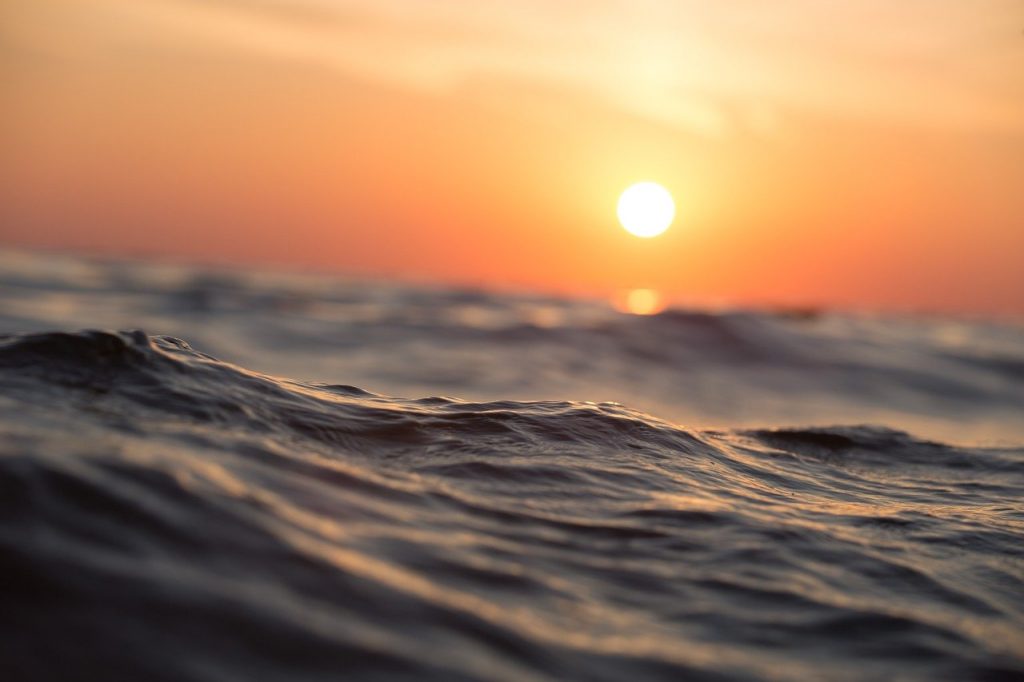 Alta temperatura dos oceanos é prova do aquecimento global, de acordo com cientistas.