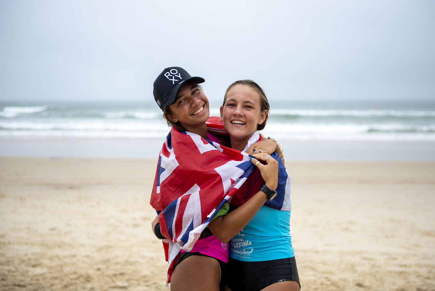 Amigas Kelis Kaleopaa e Sophie Culhane mostram a força da nova geração havaiana.