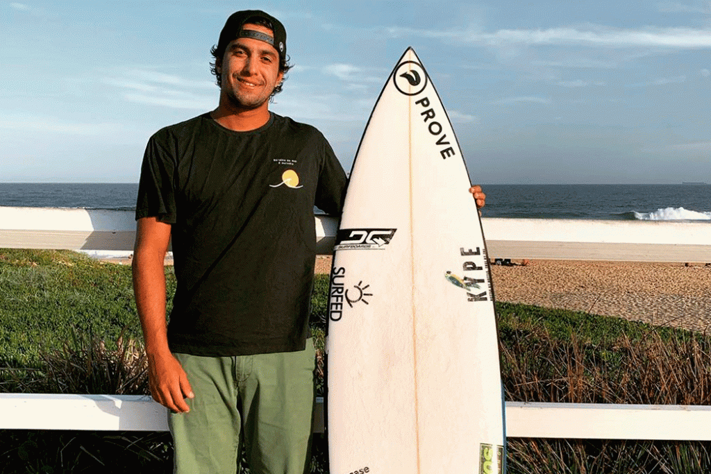 Marco Fernandez avança duas fases no Sydney Surf Pro.