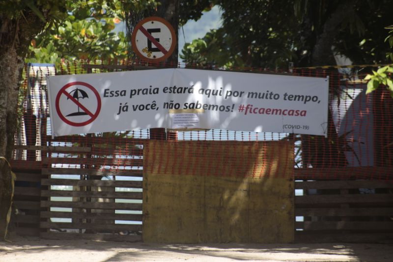 Barra do Sahy teve seu principal acesso bloqueado na última sexta-feira (10).
