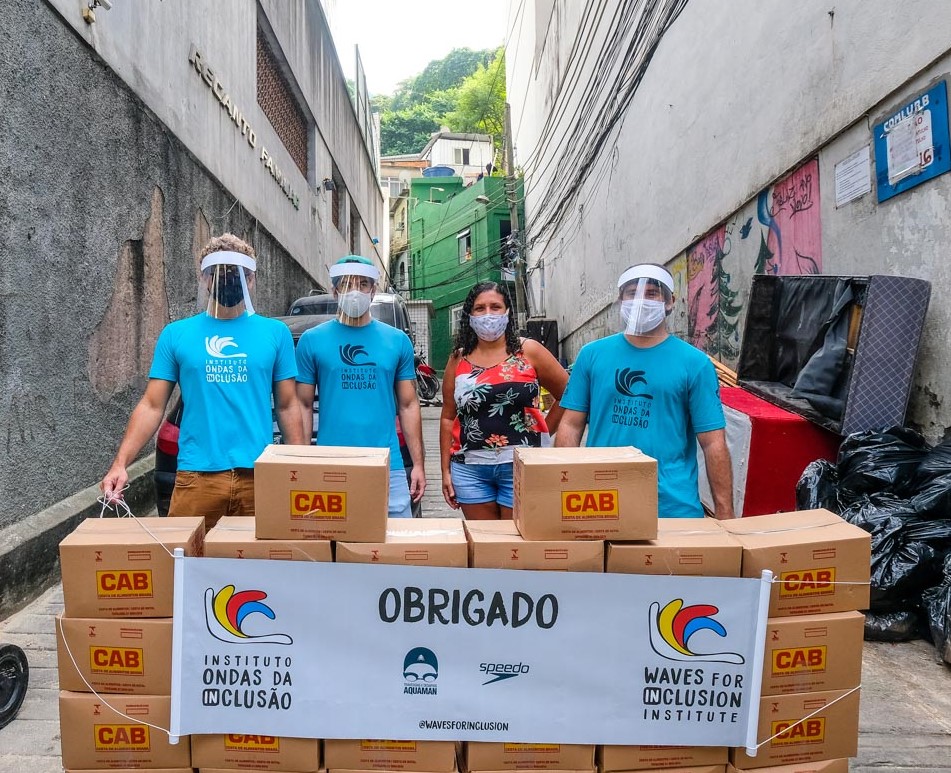 Ação percorre comunidades da Região Metropolitana do Rio de Janeiro.