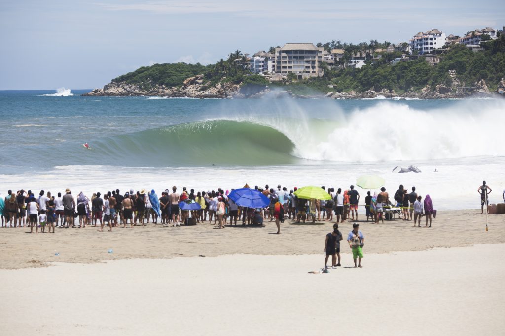 Primeira parada do Surf Web Series rolou no México.
