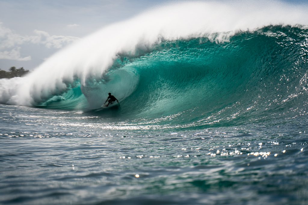 Lucas Silveira à vontade em Pipeline.