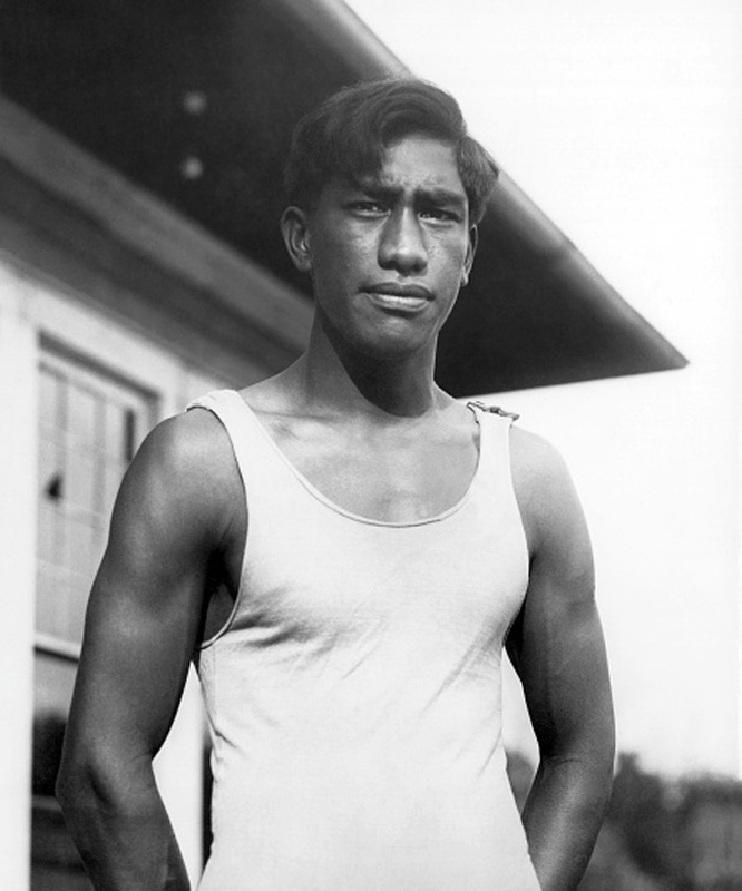 Duke Kahanamoku no Havaí, por volta de 1912.