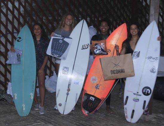 Pódio Feminino Sub 16,  Kids Like Surfing 2020, Joaquina, Florianópolis (SC). Foto: Basilio Ruy/P.P07.