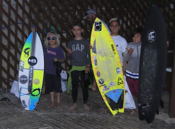 Pódio Sub 10,  Kids Like Surfing 2020, Joaquina, Florianópolis (SC). Foto: Basilio Ruy/P.P07.