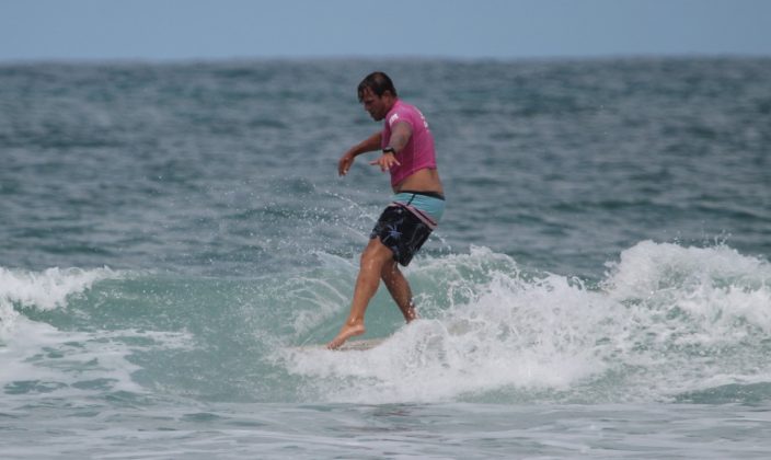Alex Bondam, 1º Surfe Treino de Longboard, Ouvidor, Garopaba (SC). Foto: @funcionalsurfkids.