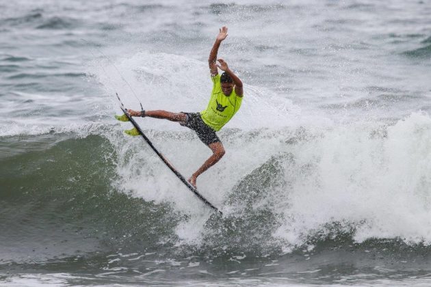 Lucas Lisboa, Hang Loose Surf Attack 2020, Itamambuca, Ubatuba (SP). Foto: Daniel Smorigo.