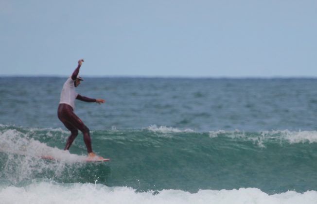 Marcio Vilela, 1º Surfe Treino de Longboard, Ouvidor, Garopaba (SC). Foto: @funcionalsurfkids.