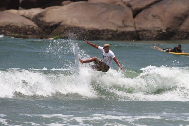 Matheus Neves, Hang Loose Surf Attack 2020, Itamambuca, Ubatuba (SP). Foto: Daniel Smorigo.
