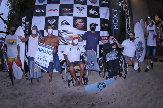 Pódio Surfe Adaptado, Quiksilver Estadual 2020, Camburi, São Sebastião (SP). Foto: Munir El Hage.