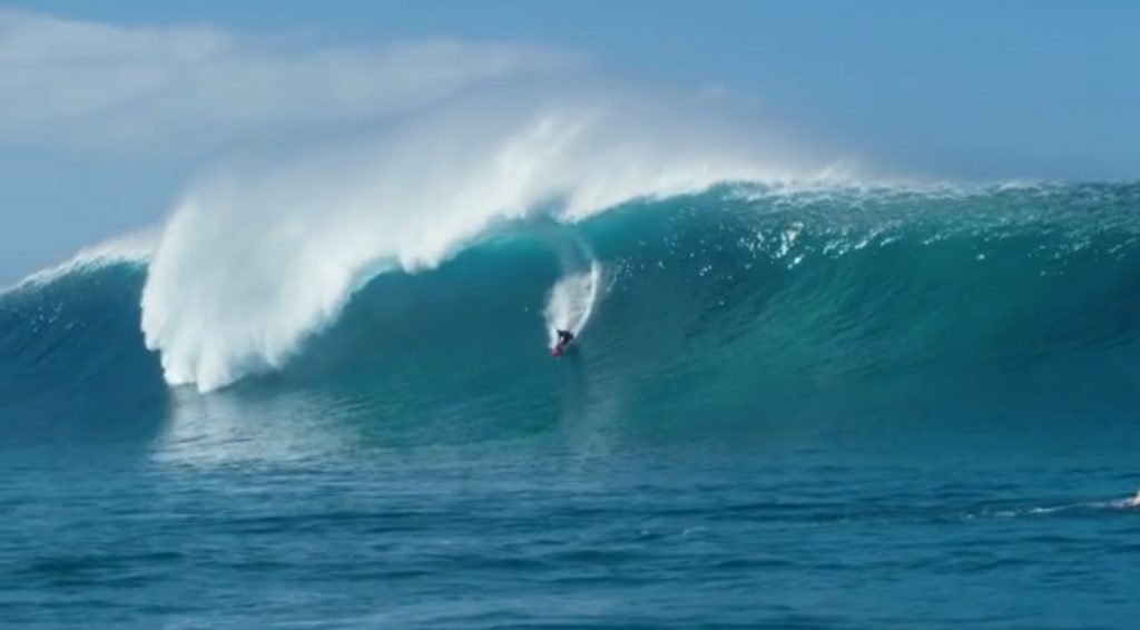 John John Florence encontra a perfeição em outer reef de Oahu.