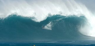 Swell explode no Havaí