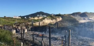 Incêndio destrói rancho de pesca