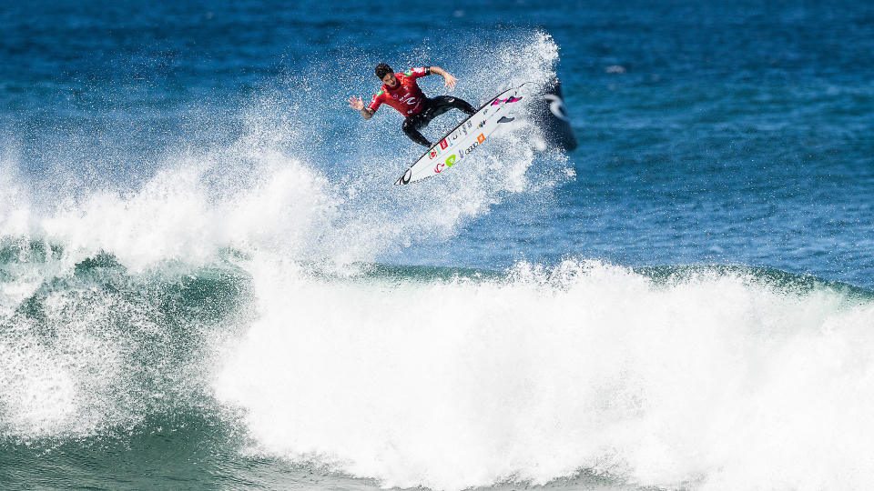 Medina travou um duelo acirrado com Italo Ferreira na final da Newcastle Cup.