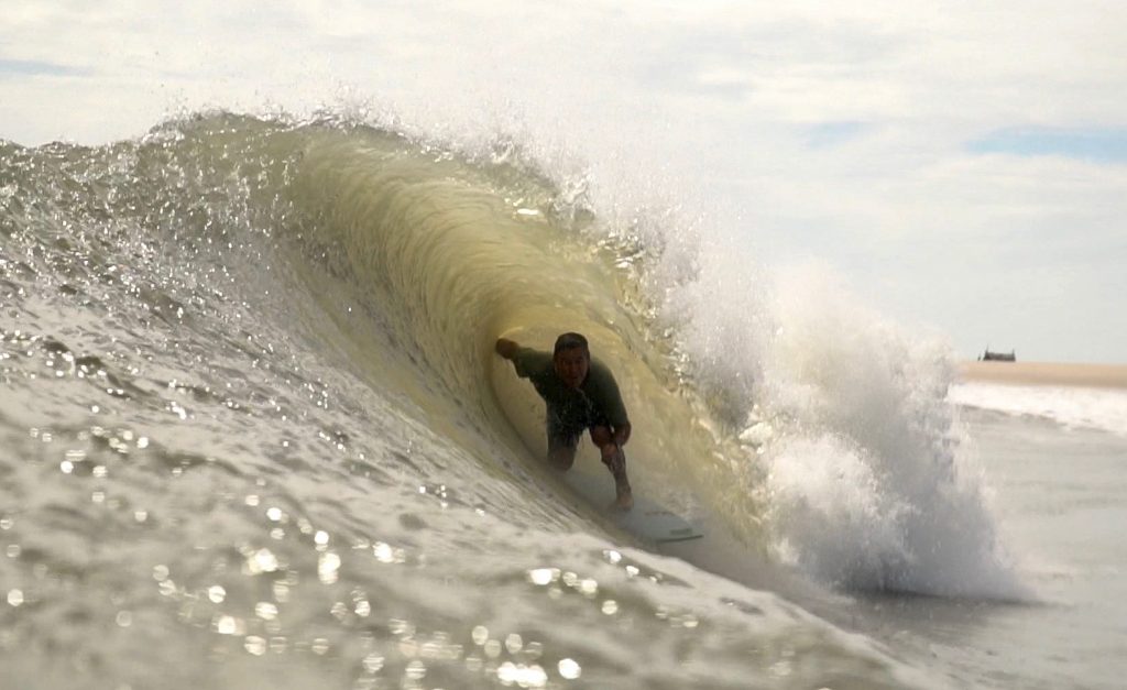 Fabio Gouveia exalta o potencial do surfe nos Lençóis Maranhenses.
