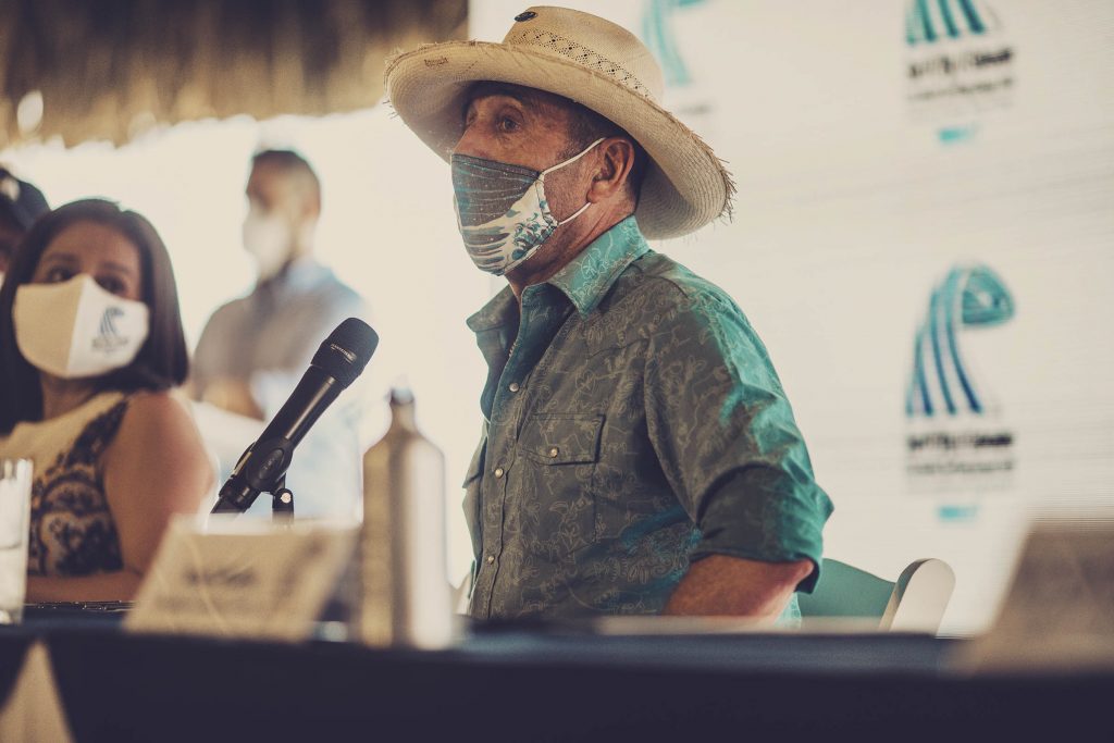 Fernando Aguerre durante coletiva de imprensa do Surf City El Salvador.