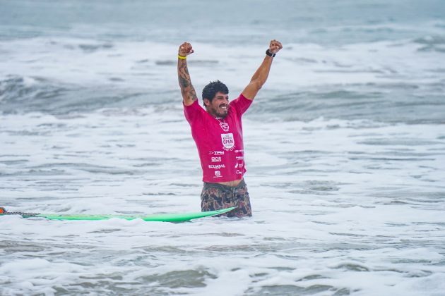 Jonathan Zambrano, Open Montañita Surf City 2021, Montañita, Equador. Foto: Enrique Rodriguez.