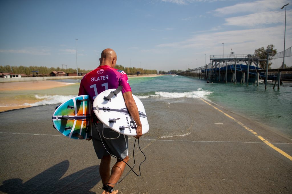 Slater será banido de entrar na Austrália, caso não se vacine.