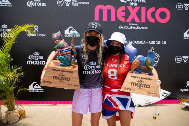 Stephanie Gilmore e Malia Manuel, Open Mexico 2021, Barra de la Cruz, México. Foto: WSL / Heff.