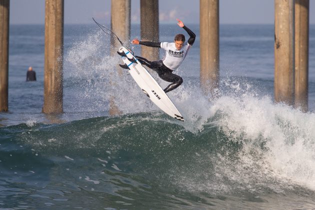 Josh Burke, US Open of Surfing 2021, Huntington Beach, Califórnia (EUA). Foto: WSL / Morris.