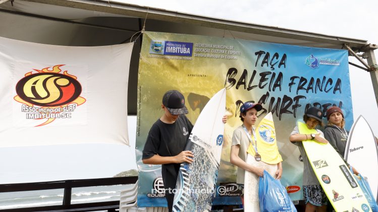 Taça Baleia Franca de Surf, Praia da Vila, Imbituba (SC). Foto: @nortoninacio.