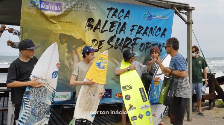 Taça Baleia Franca de Surf, Praia da Vila, Imbituba (SC). Foto: @nortoninacio.