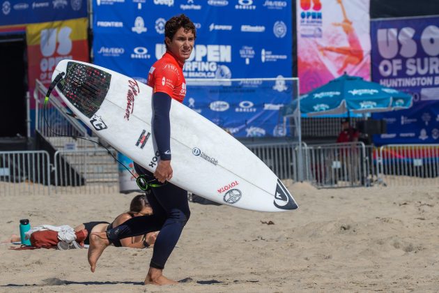 Lucca Mesinas, US Open of Surfing 2021, Huntington Beach, Califórnia (EUA). Foto: WSL / Morris.