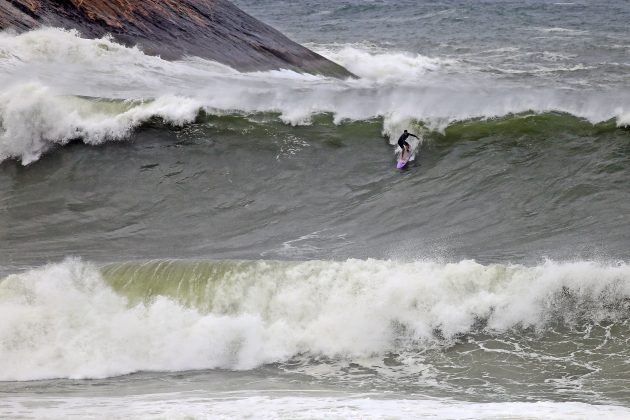 Gabriel Sampaio, Itacoatiara Big Wave 2021, Niterói (RJ). Foto: Tony D'Andrea.
